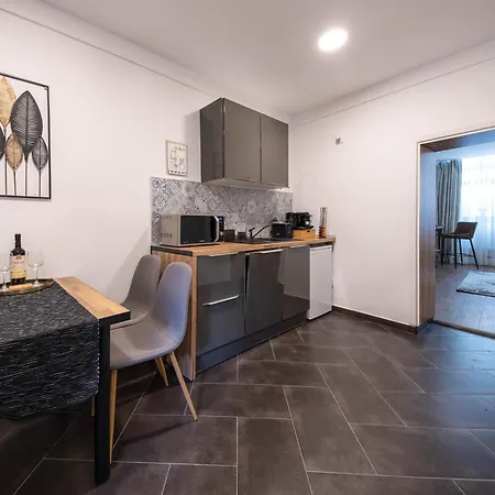 דירה Max בראשוב